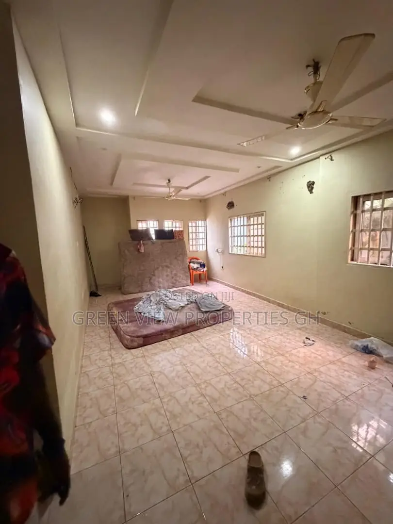 4bdrm House in West Hills Mall Area for rent