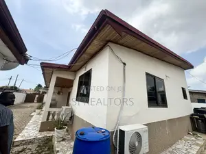 4bdrm Bungalow in Community 19 Annex, Sakumono for sale