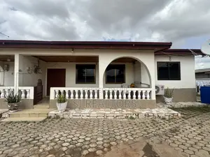 4bdrm Bungalow in Community 19 Annex, Sakumono for sale