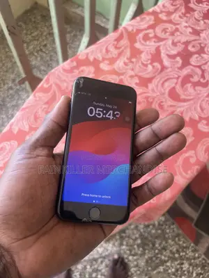 Apple iPhone SE 64 GB Black