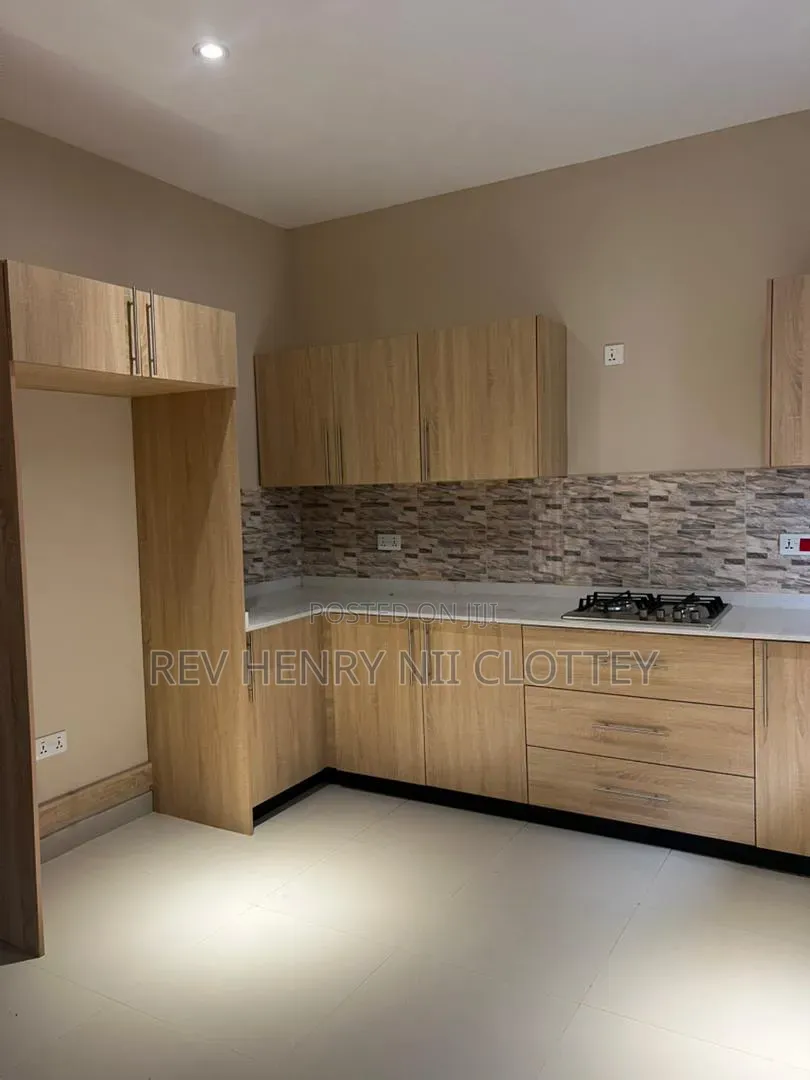3bdrm House in Hnc Properties, Pokuase for sale