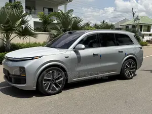 New Li Auto L9 1.5 Hybrid AWD 2022 Silver
