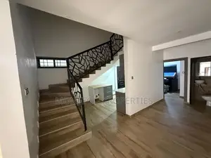 3bdrm House in Ashongman Estate for sale