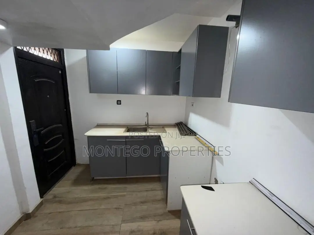 3bdrm House in Ashongman Estate for sale