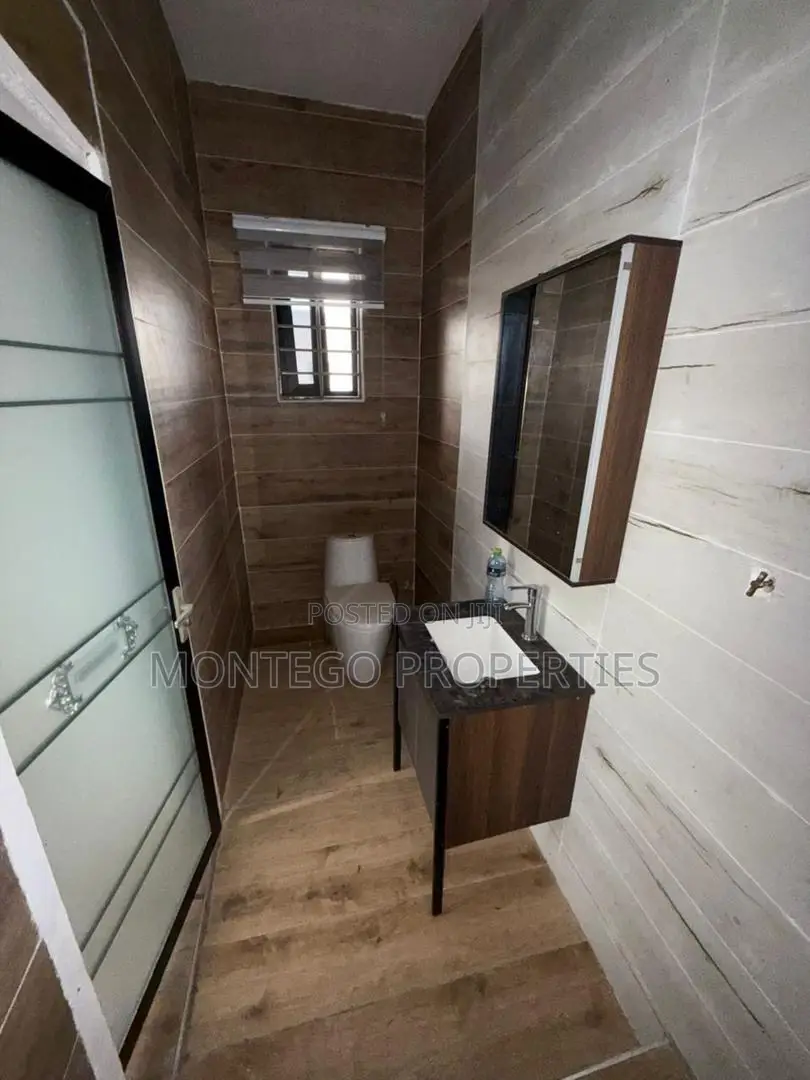 3bdrm House in Ashongman Estate for sale