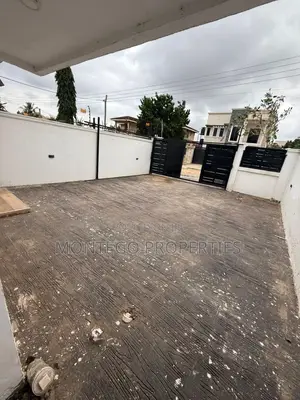 3bdrm House in Ashongman Estate for sale