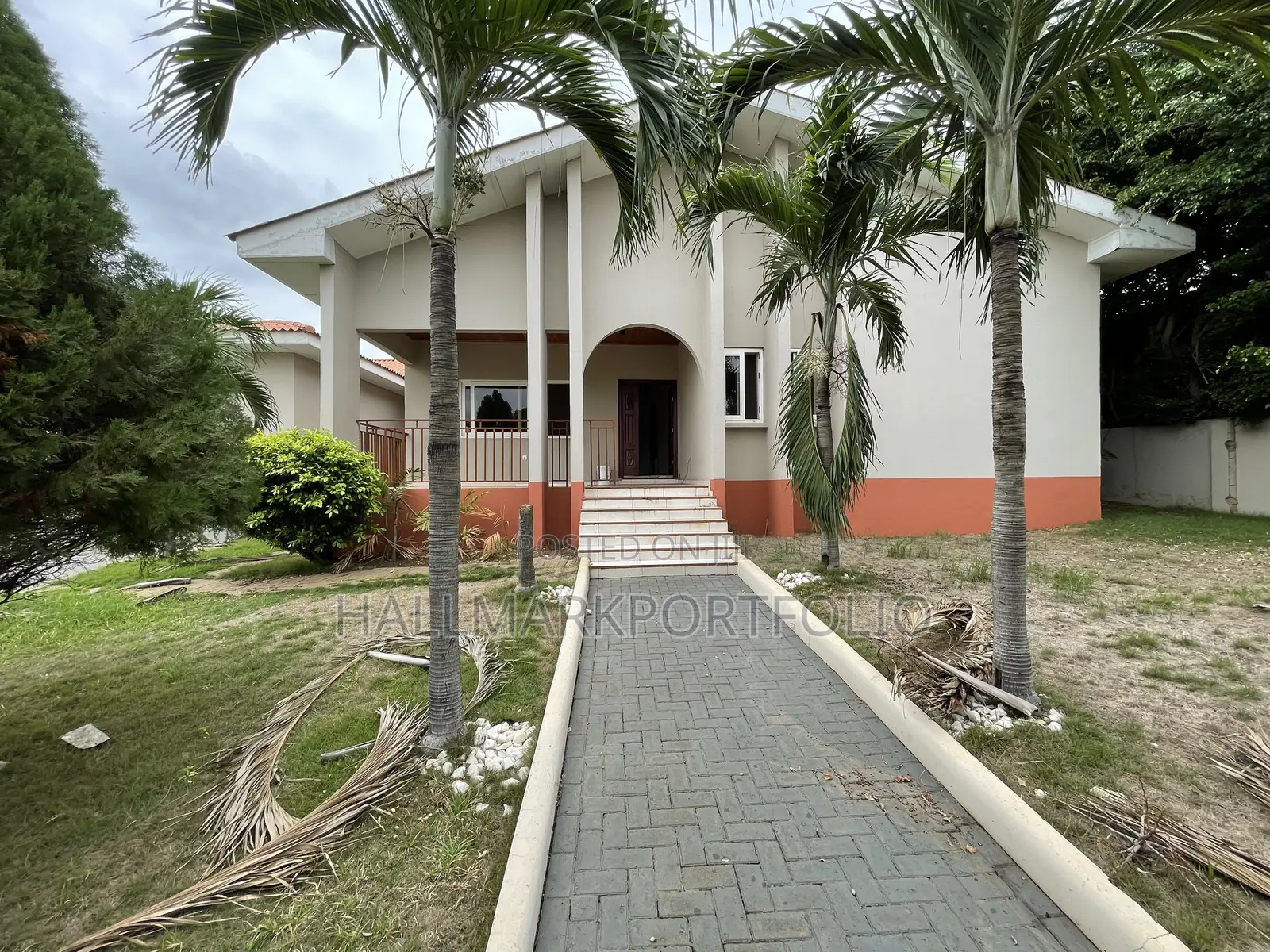 5bdrm House in Regimanuel Gray, Spintex for sale