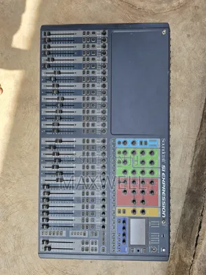 Soundcraft Si Expression 3 – 32-Channel Digital Mixing Console