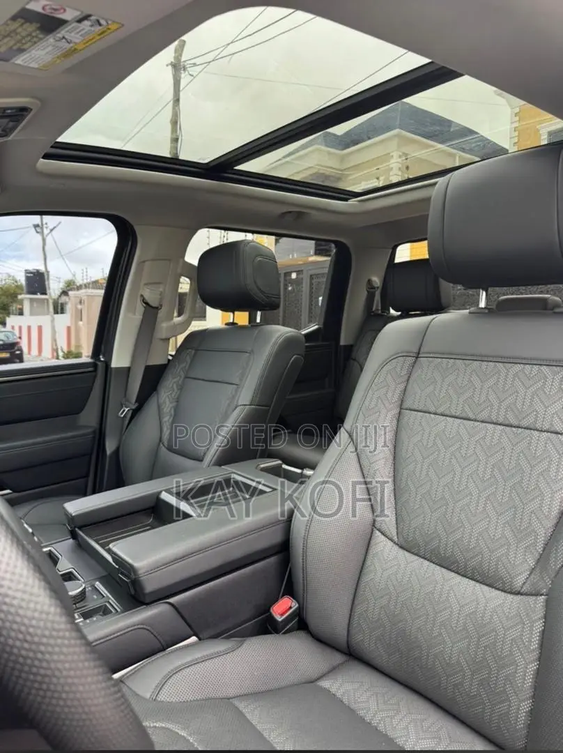 Toyota Tundra Limited CrewMax 5.5' Bed 2024 Gray
