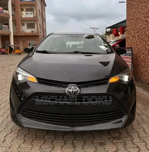 Toyota Corolla LE (1.8L 4cyl 2A) 2018 Black
