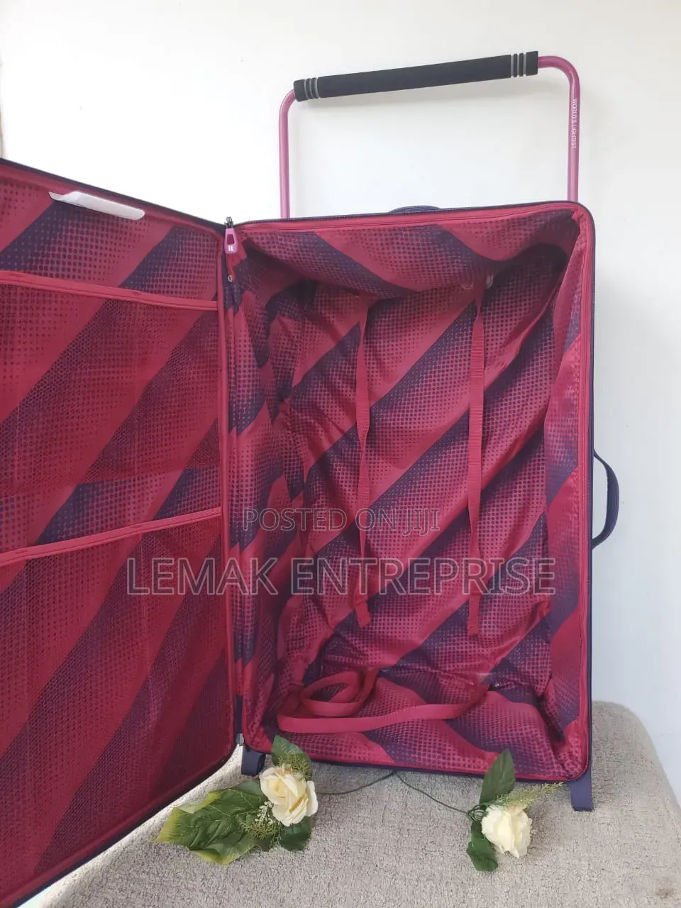 It Luggage Vitalize 2-Wheel Softshell Suitcase. Purple Gradient Design