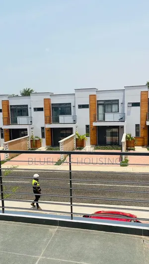 3bdrm Townhouse / Terrace in Oyarifa for rent