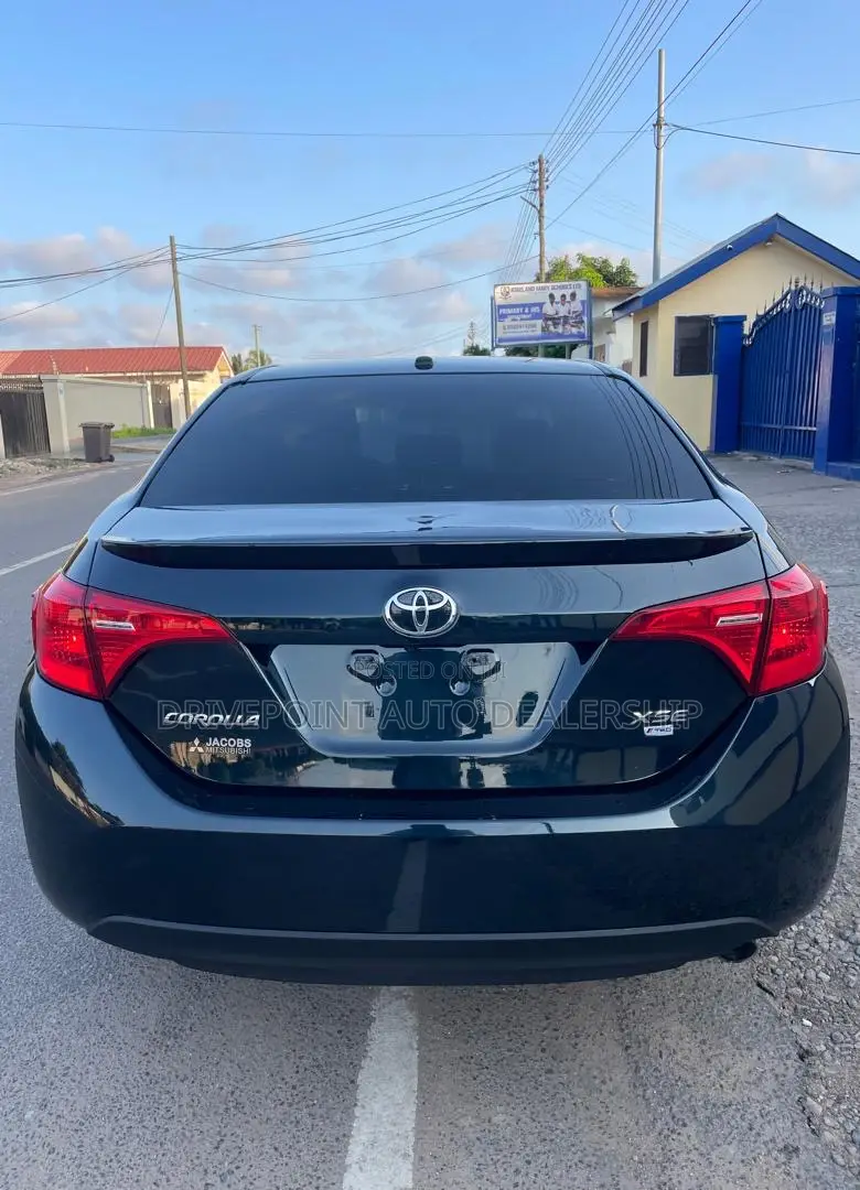 Toyota Corolla XSE 4dr Sedan (1.8L 4cyl CVT) 2017 Black