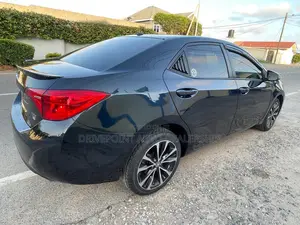 Toyota Corolla XSE 4dr Sedan (1.8L 4cyl CVT) 2017 Black