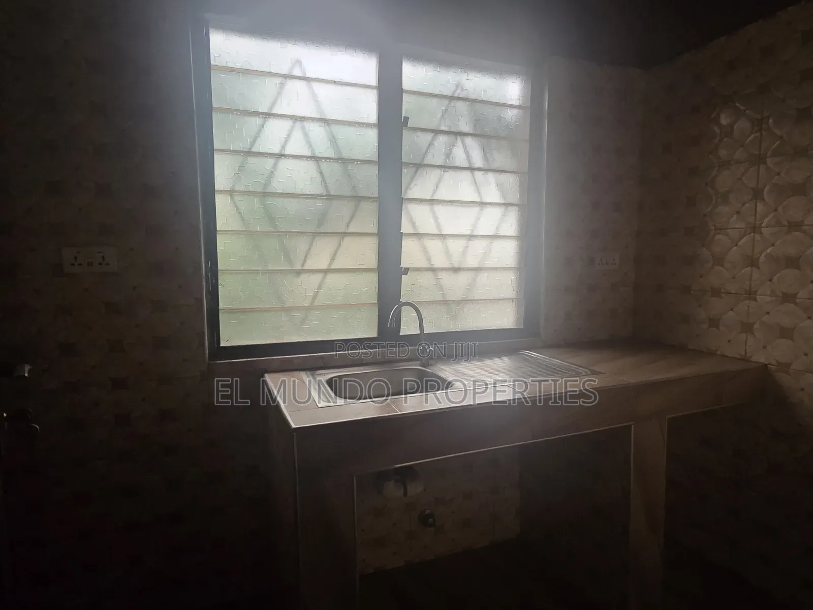 1bdrm Apartment in Ipt Container, Kumasi Metropolitan for rent