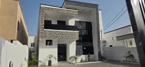 4bdrm House in Lashibi for sale