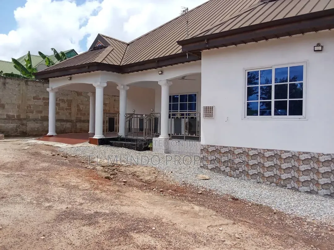 Furnished 5bdrm House in Tanoso Dominase, Kumasi Metropolitan for sale