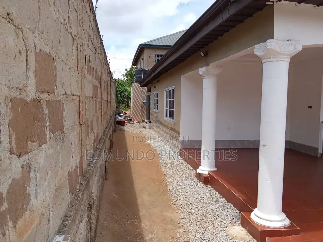 Furnished 5bdrm House in Tanoso Dominase, Kumasi Metropolitan for sale