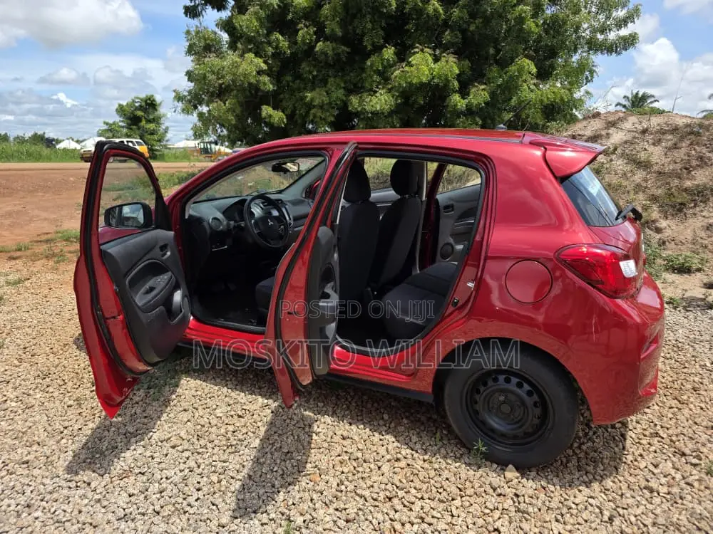 Mitsubishi Mirage SE 2017 Red
