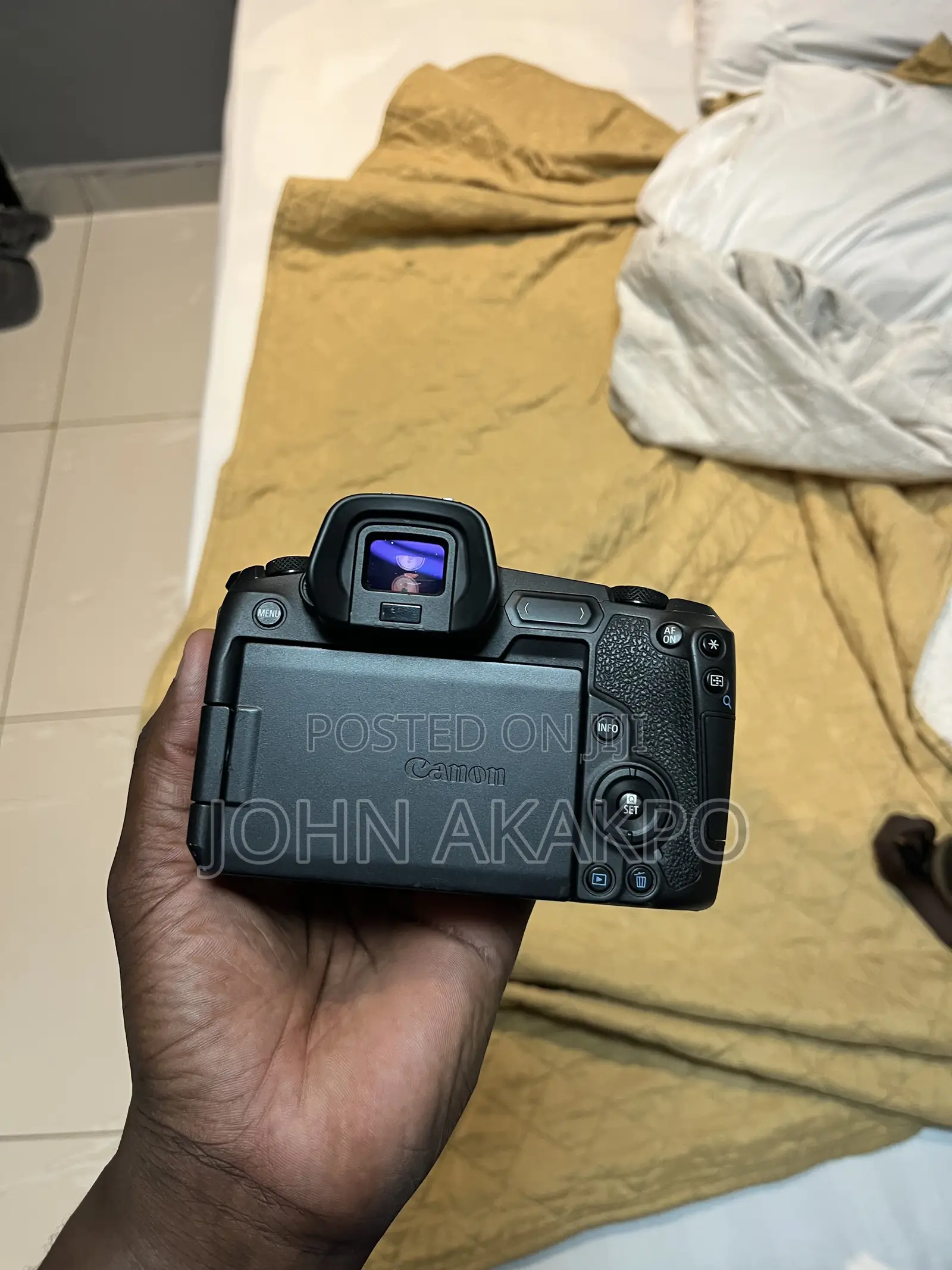 Canon Camera R
