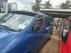Toyota HiAce 2010 Blue