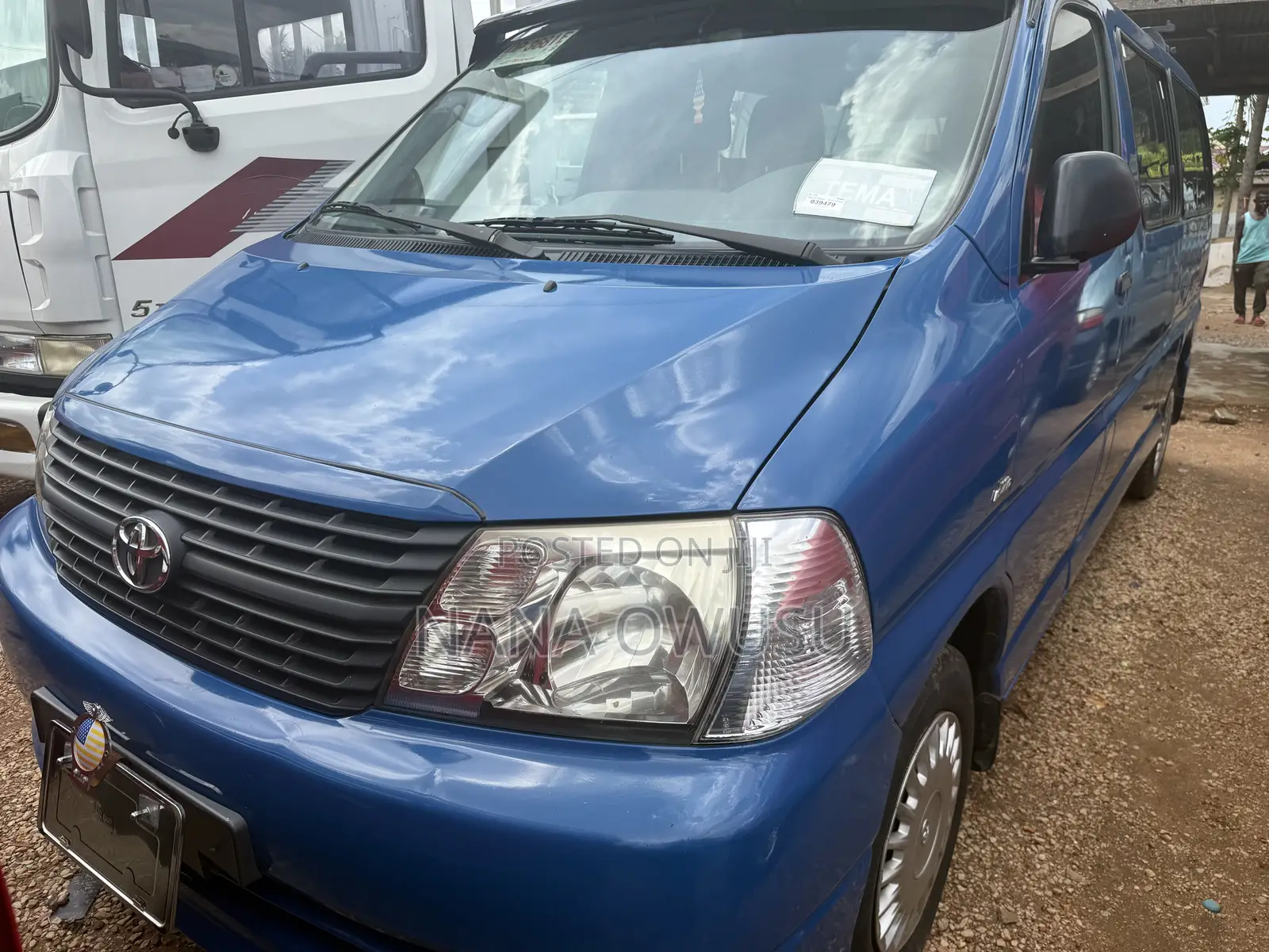 Toyota HiAce 2010 Blue
