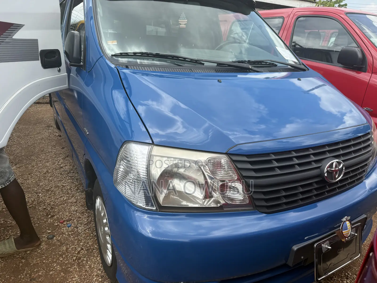 Toyota HiAce 2010 Blue