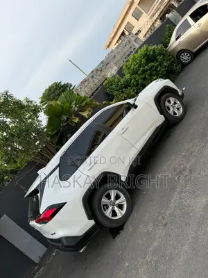 Toyota RAV4 2020 White