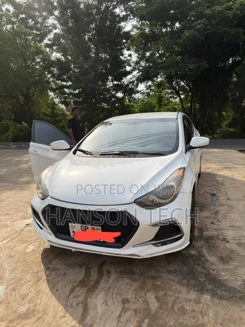 Hyundai Elantra 2013 White