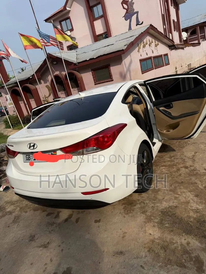 Hyundai Elantra 2013 White