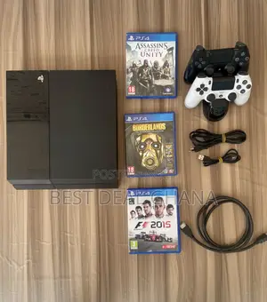 Ps4 Standard With 2 Controllers, Accessories and 3 Game CDS