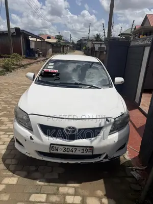 Toyota Corolla LE 4dr Sedan (1.8L 4cyl 4A) 2010 White