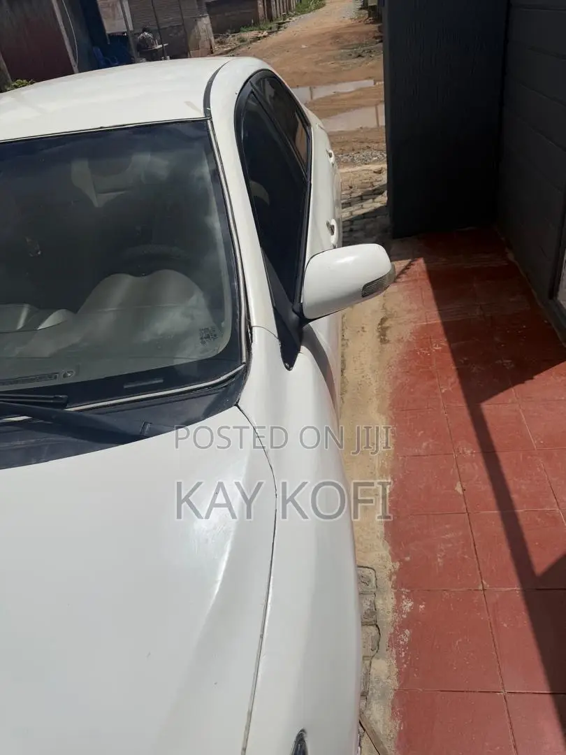 Toyota Corolla LE 4dr Sedan (1.8L 4cyl 4A) 2010 White