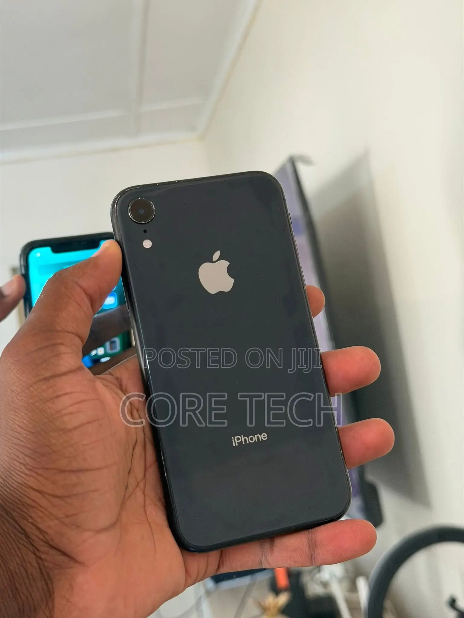 New Apple iPhone XR 64 GB Black