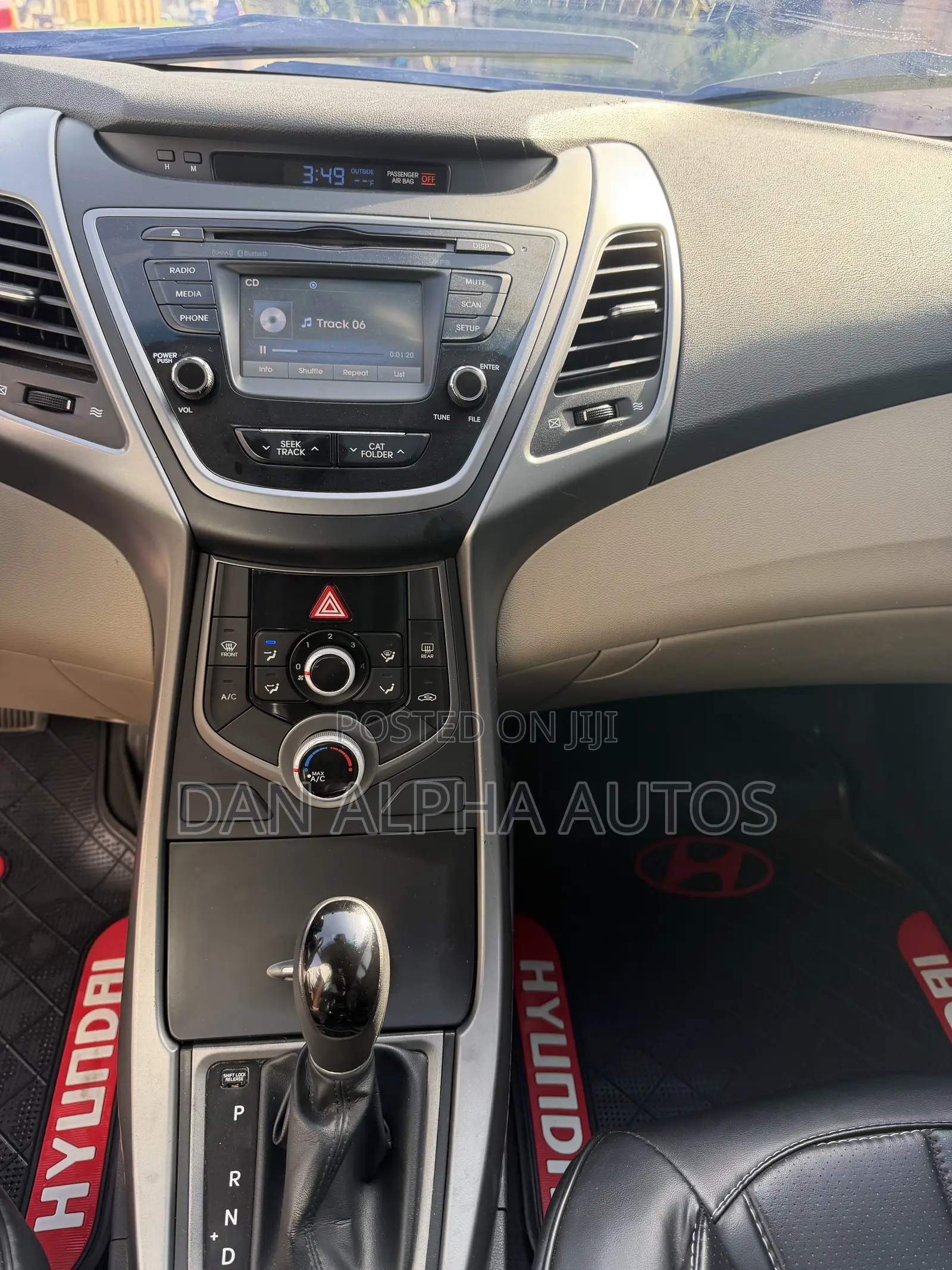 Hyundai Elantra 2015 Red