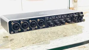 Behringer U-Phoria Umc404hd