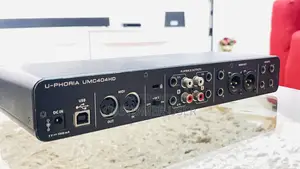 Behringer U-Phoria Umc404hd