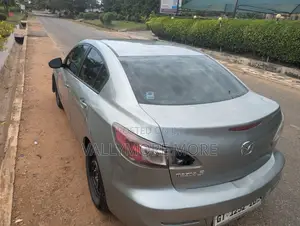 Mazda 3 2.0 i Sport Sedan Automatic 2012 Gray