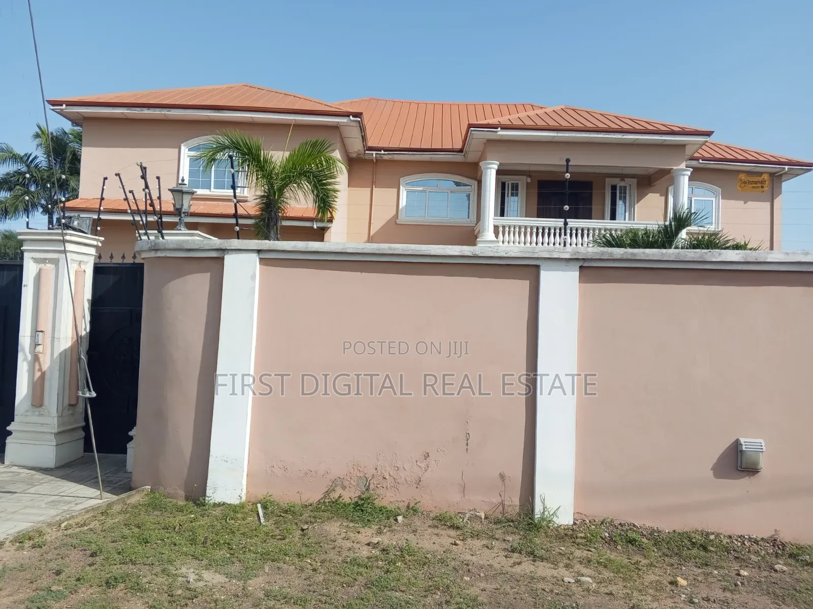6 Bedroom for Sale on 4 Plot in Kasoa New Market