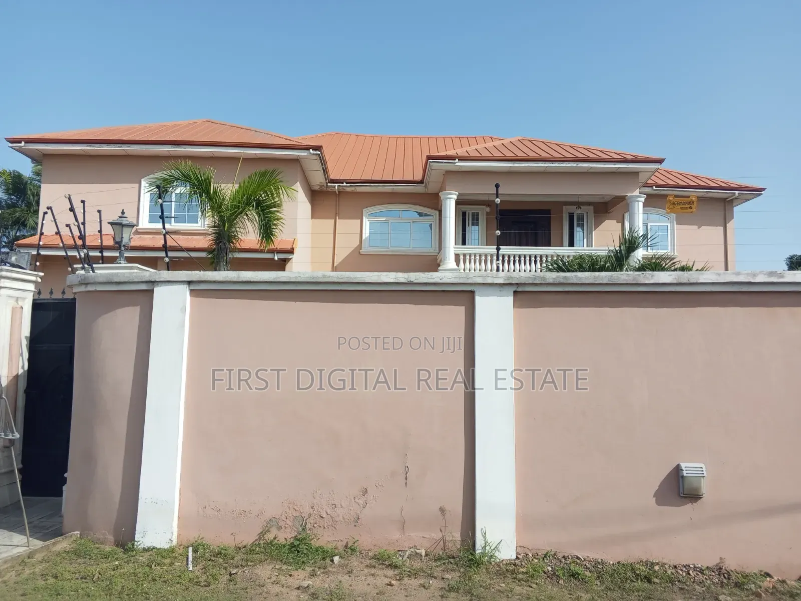 6 Bedroom for Sale on 4 Plot in Kasoa New Market