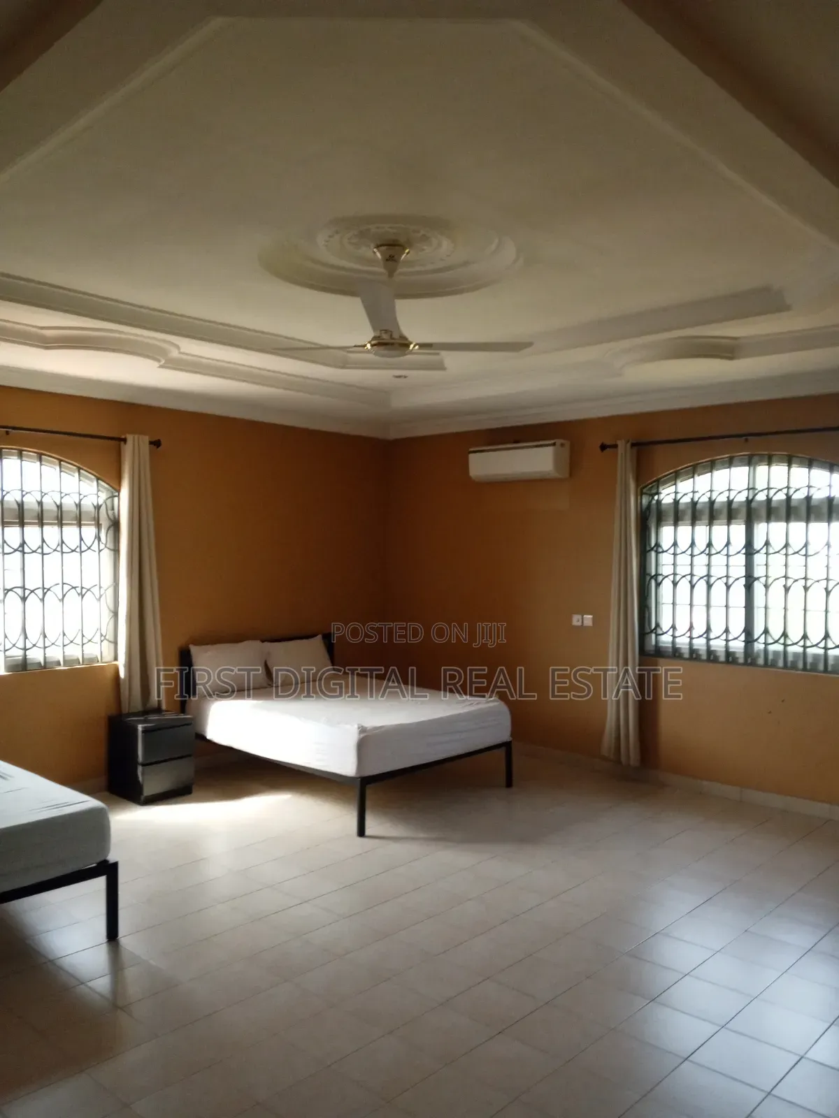 6 Bedroom for Sale on 4 Plot in Kasoa New Market