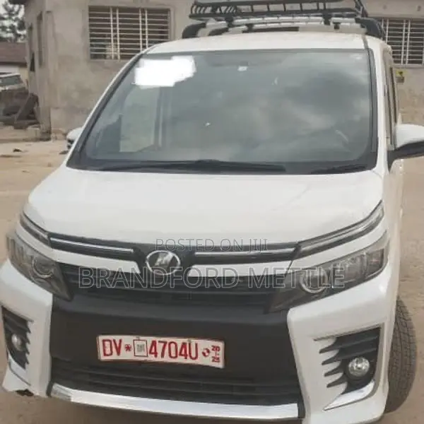 Toyota Voxy 2015 White