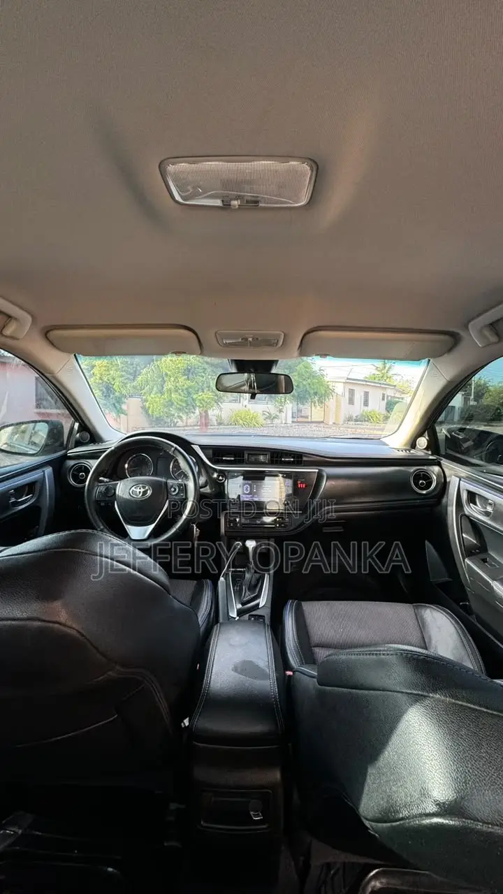 Toyota Corolla 2018 Gray