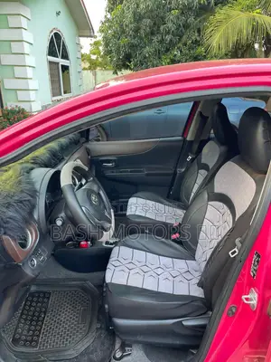 Toyota Vitz 1.3 AWD 5dr 2012 Pink