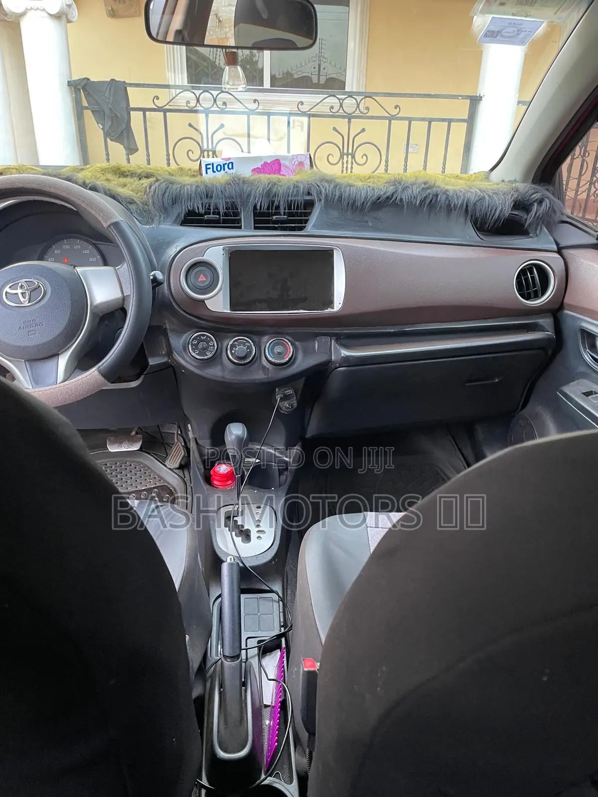 Toyota Vitz 1.3 AWD 5dr 2012 Pink