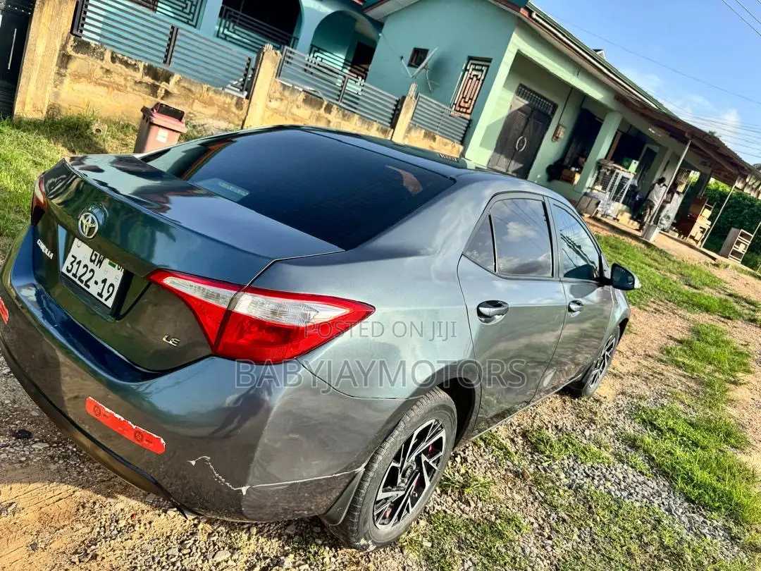 Toyota Corolla L 4dr Sedan (1.8L 4cyl 4A) 2015 Gray