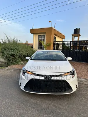 Toyota Corolla 2022 White