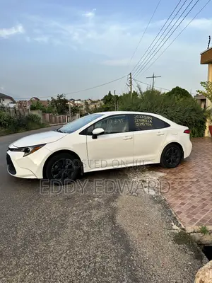 Toyota Corolla 2022 White