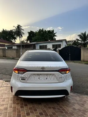Toyota Corolla 2022 White