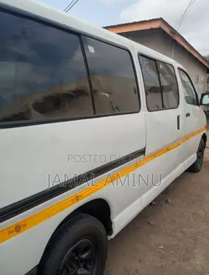 Toyota HiAce 2015 White